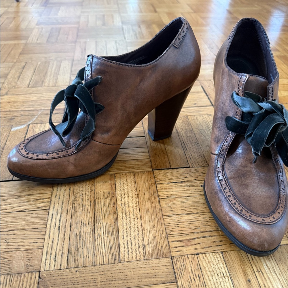 Born Brown Leather Velvet Lace Booties Size 9